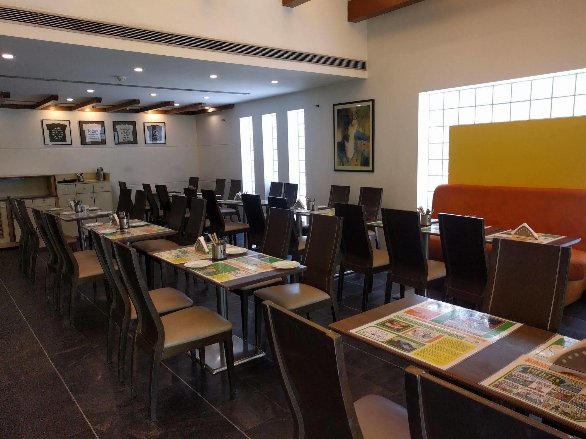 Lemon Tree Hotel, Udyog Vihar, Gurugram Gurgaon Zewnętrze zdjęcie