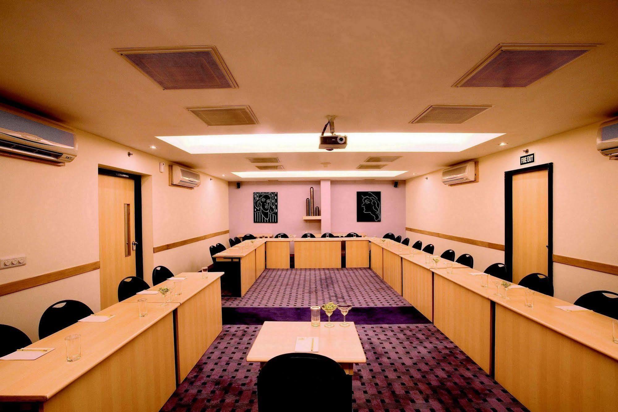 Lemon Tree Hotel, Udyog Vihar, Gurugram Gurgaon Zewnętrze zdjęcie