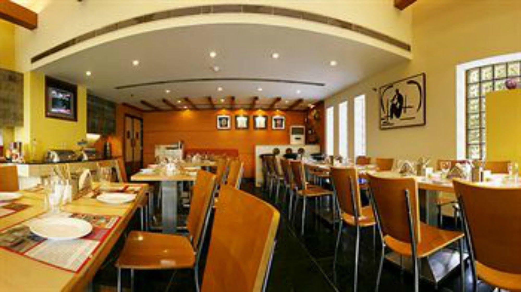 Lemon Tree Hotel, Udyog Vihar, Gurugram Gurgaon Zewnętrze zdjęcie